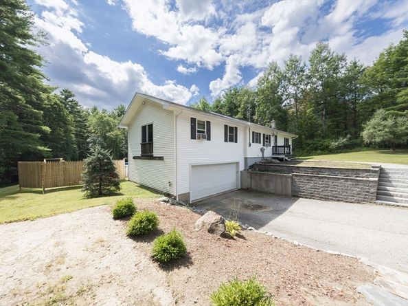149 Berry Corner Rd, Charlton MA 01507