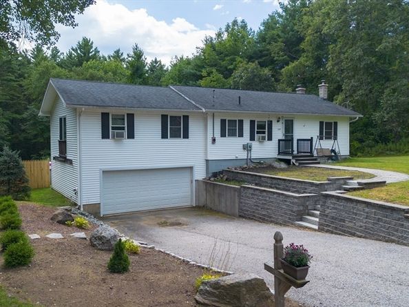 149 Berry Corner Rd, Charlton MA 01507