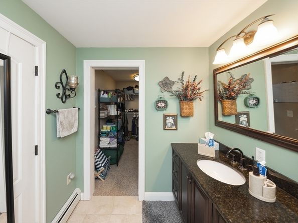 149 Berry Corner Rd, Charlton MA 01507