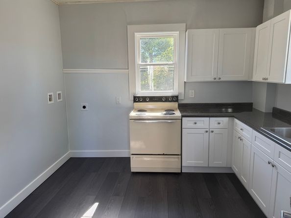81 Bedford St, Whitman MA 02382