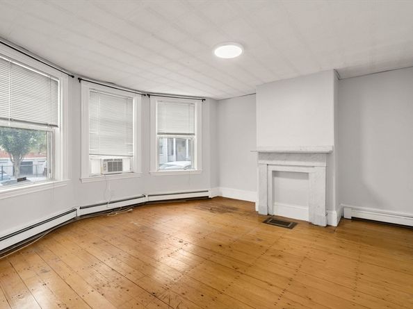 33-35 Howell St, Boston MA 02125