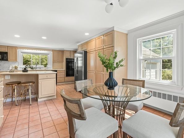 177 Main St, Wayland MA 01778
