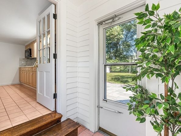 177 Main St, Wayland MA 01778
