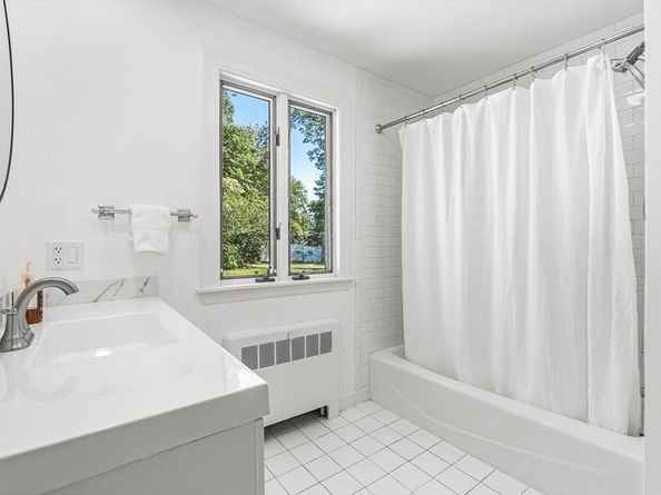 177 Main St, Wayland MA 01778