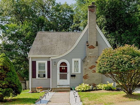 12 Friedel St, Worcester MA 01603