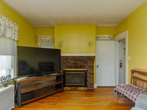 12 Friedel St, Worcester MA 01603