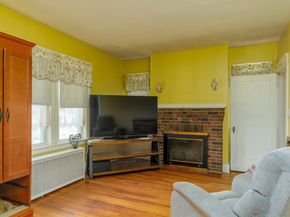 12 Friedel St, Worcester MA 01603