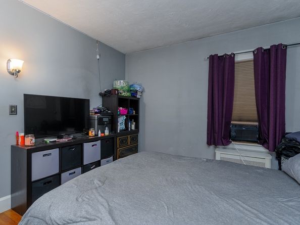 12 Friedel St, Worcester MA 01603