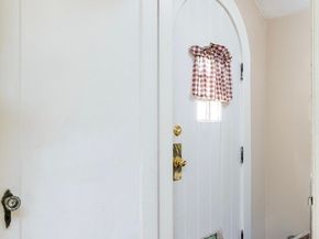 12 Friedel St, Worcester MA 01603