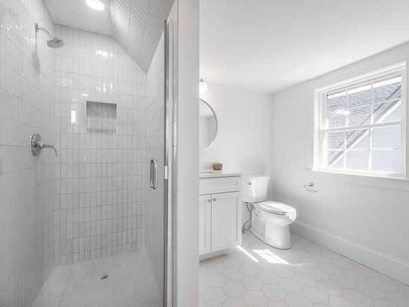 18 Sheridan Ave 18, Medford MA 02155