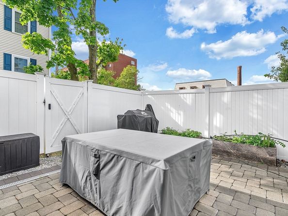 3 Lowell St A, Waltham MA 02453
