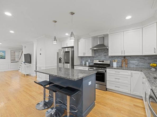 3 Lowell St A, Waltham MA 02453