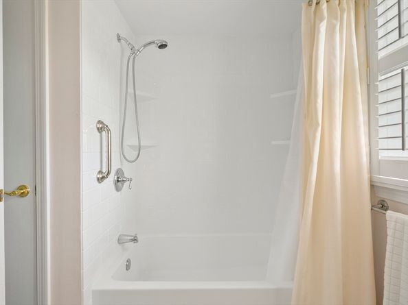 42 Riverview Dr, Newbury MA 01951