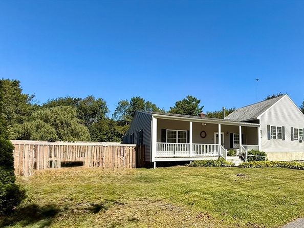 27 Mayflower Circle, Holden MA 01520