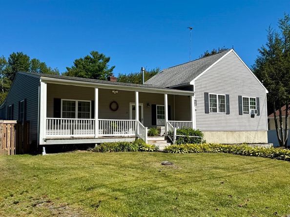 27 Mayflower Circle, Holden MA 01520