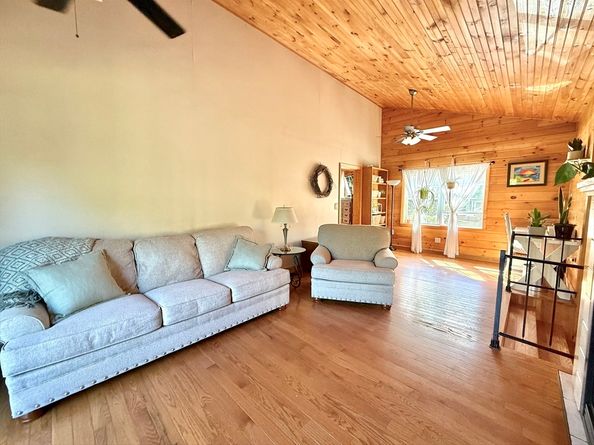 27 Mayflower Circle, Holden MA 01520