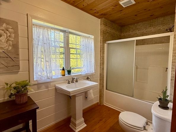 27 Mayflower Circle, Holden MA 01520
