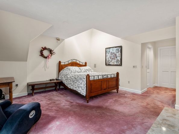 56 W Elm St, Hopkinton MA 01748