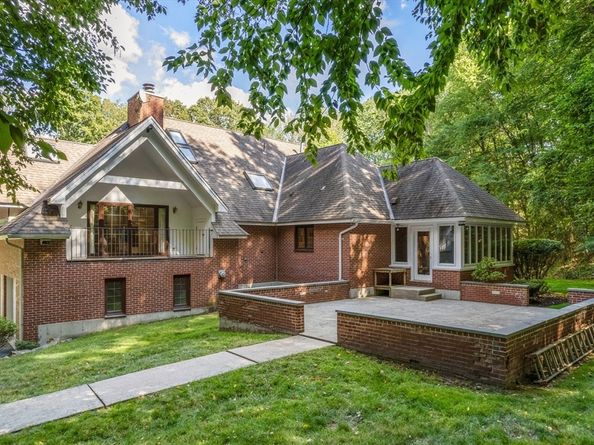 56 W Elm St, Hopkinton MA 01748