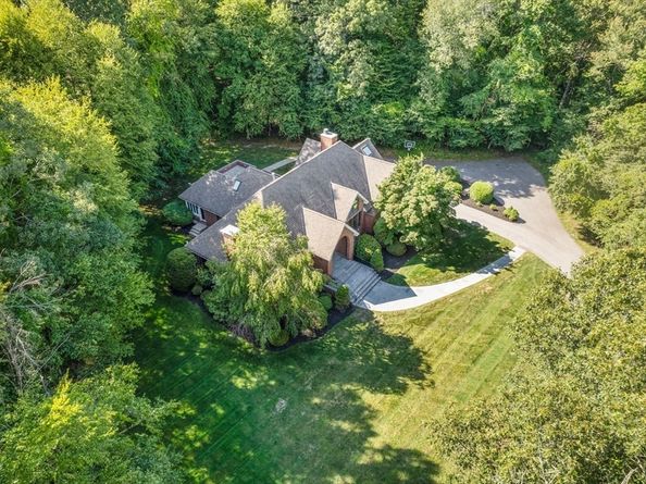 56 W Elm St, Hopkinton MA 01748