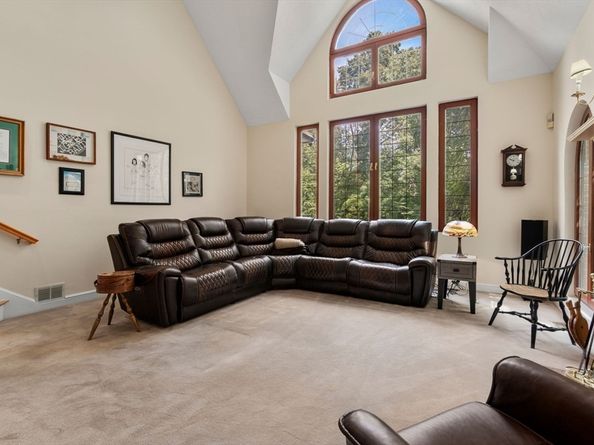 56 W Elm St, Hopkinton MA 01748