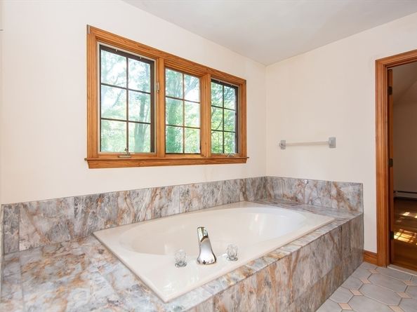 26 Noon Hill Ave, Norfolk MA 02056