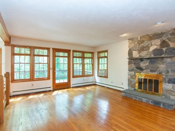 26 Noon Hill Ave, Norfolk MA 02056