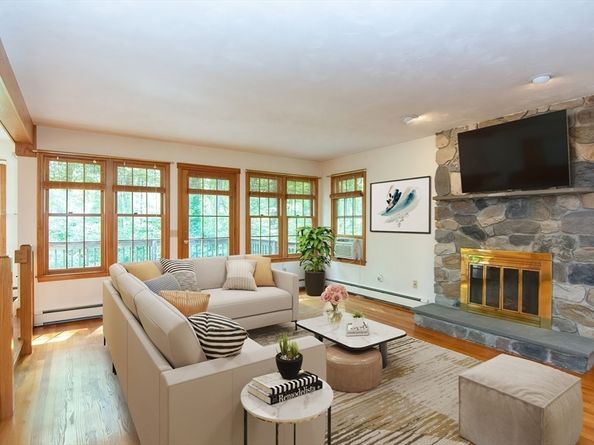 26 Noon Hill Ave, Norfolk MA 02056