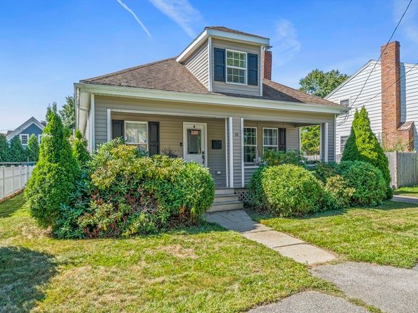 11 Shaw St, Weymouth MA 02191