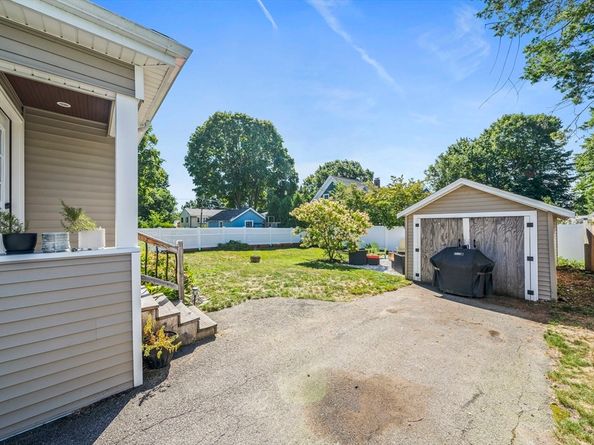 11 Shaw St, Weymouth MA 02191