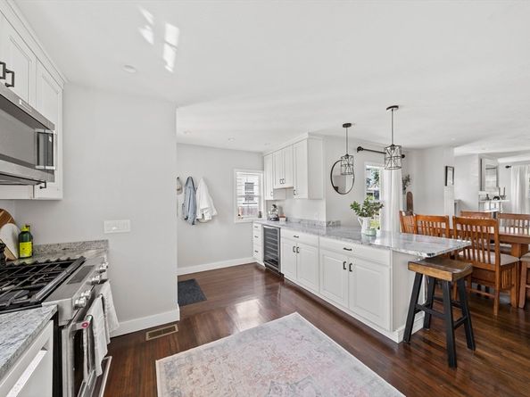 11 Shaw St, Weymouth MA 02191