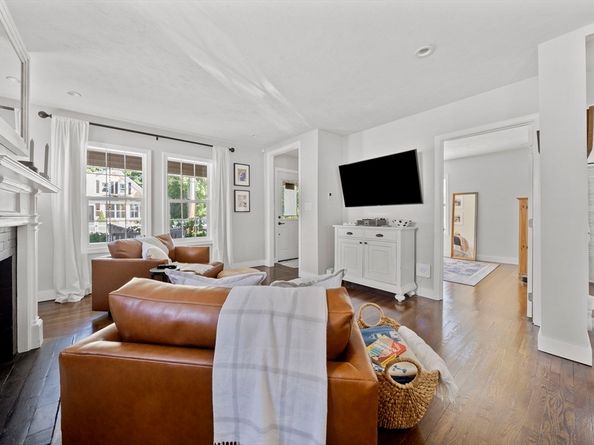 11 Shaw St, Weymouth MA 02191