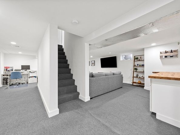 11 Shaw St, Weymouth MA 02191