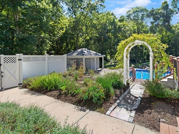 9 Bogastow Circle, Millis MA 02054