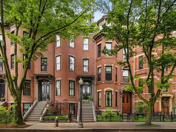 68 W Rutland Sq.