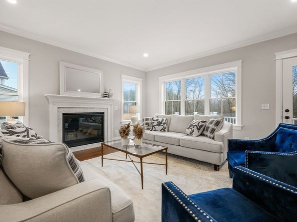 16 Wayside Court, Natick MA 01760