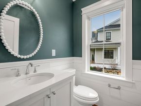 16 Wayside Court, Natick MA 01760