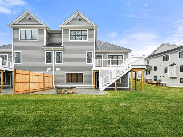 16 Wayside Court, Natick MA 01760