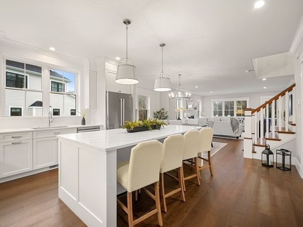 16 Wayside Court, Natick MA 01760