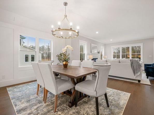 16 Wayside Court, Natick MA 01760
