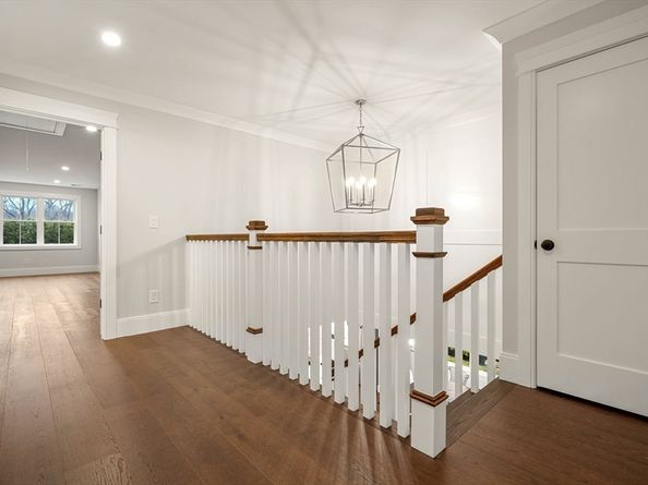 16 Wayside Court, Natick MA 01760