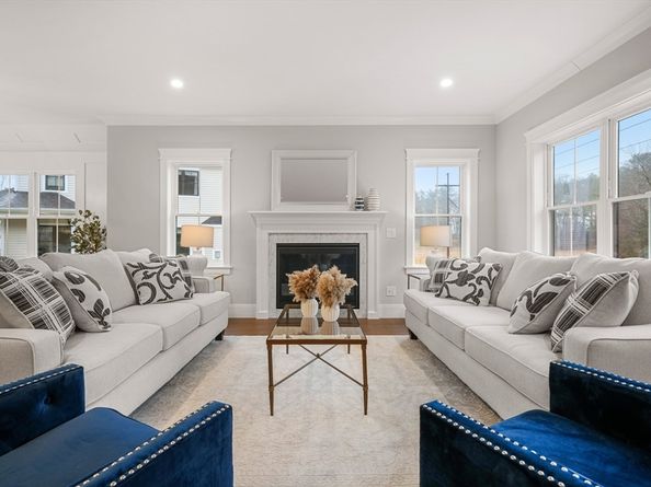16 Wayside Court, Natick MA 01760