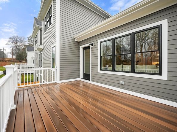 16 Wayside Court, Natick MA 01760