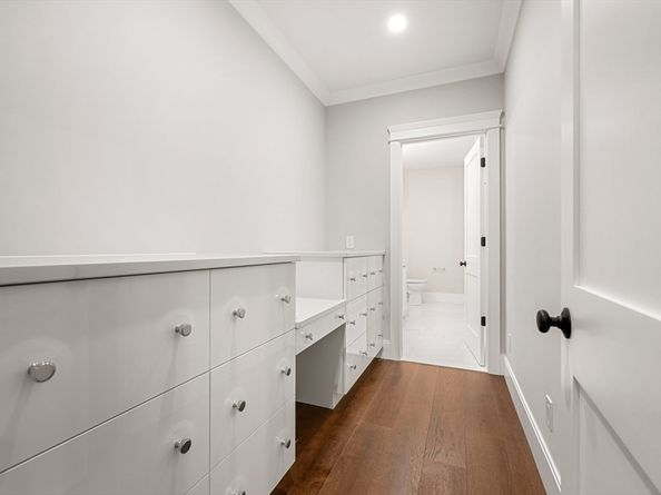 16 Wayside Court, Natick MA 01760