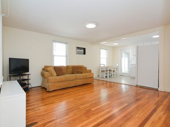 7 Holland Rd, Wakefield MA 01880