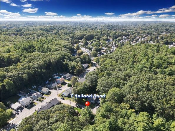7 Holland Rd, Wakefield MA 01880