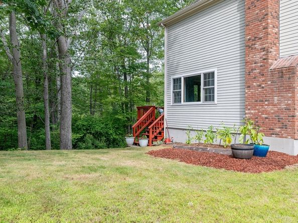 57 Sheri Ln, Weymouth MA 02190
