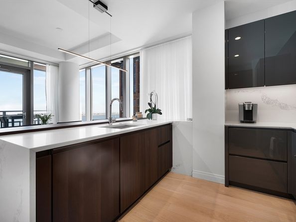 135 Seaport Blvd 1902, Boston MA 02210