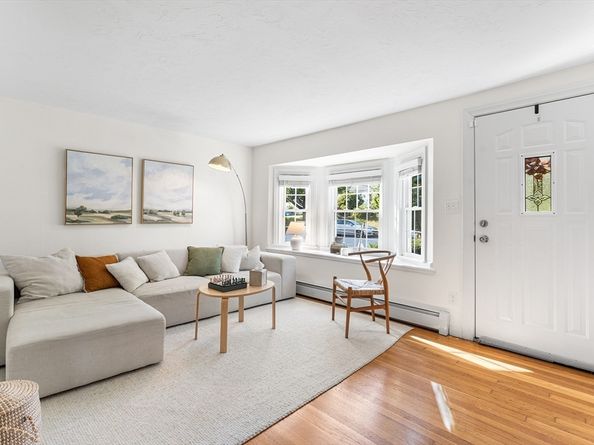 6 Birch Hill Rd, Worcester MA 01606