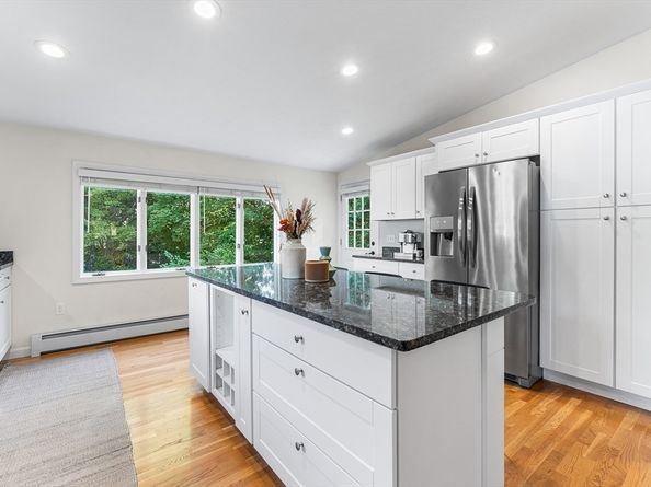 6 Birch Hill Rd, Worcester MA 01606